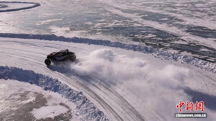 全国约180辆赛车齐聚兴凯湖冰雪场地赛上演极速