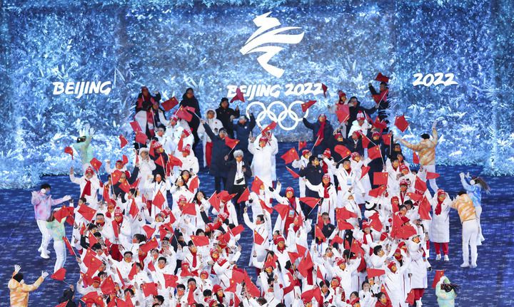 三亿人参与冰雪运动 冬奥遗产惠及千家万户