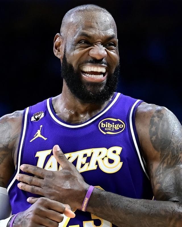 湖人客场掀翻火箭豪取七连胜 詹姆斯东契奇联手