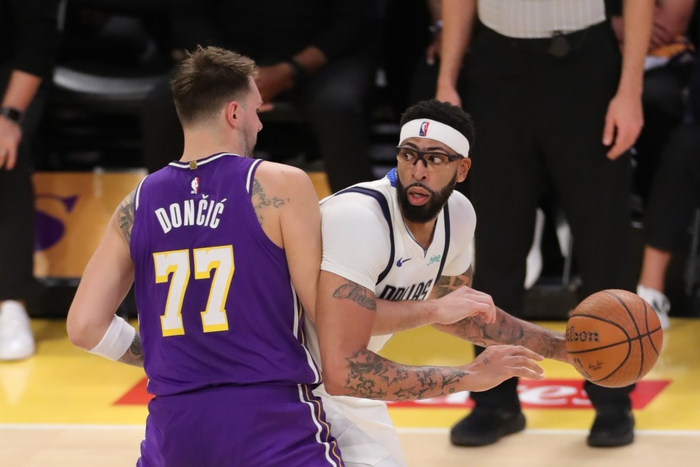 浓眉被交易至独行侠湖人或用詹姆斯换东契奇