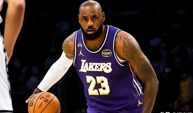 詹姆斯26+11+8率湖人逆转勇士 终结三连败登顶西部