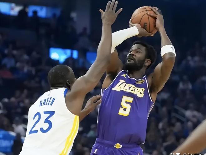 詹姆斯26+11+8率湖人逆转勇士 终结三连败登顶西部