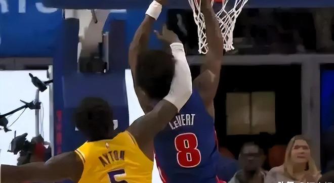 詹姆斯26+11+8率湖人逆转勇士 终结三连败登顶西部